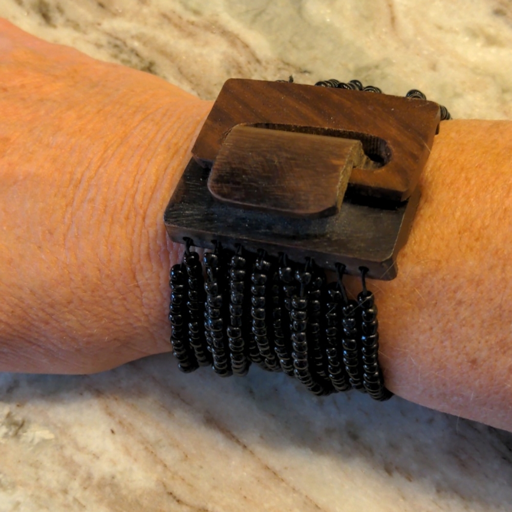 Beaded bracelet jewelry - Picture 3 of 4
